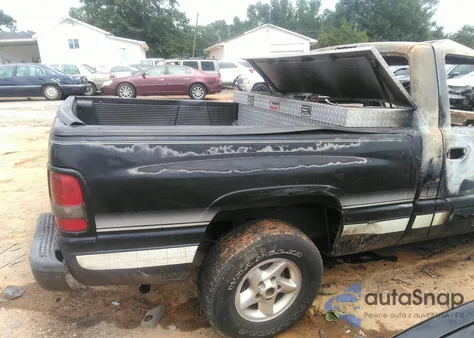 2000 Dodge Ram 1500 St из США, поврежденный, VIN 1B7HC16Y5YS588068